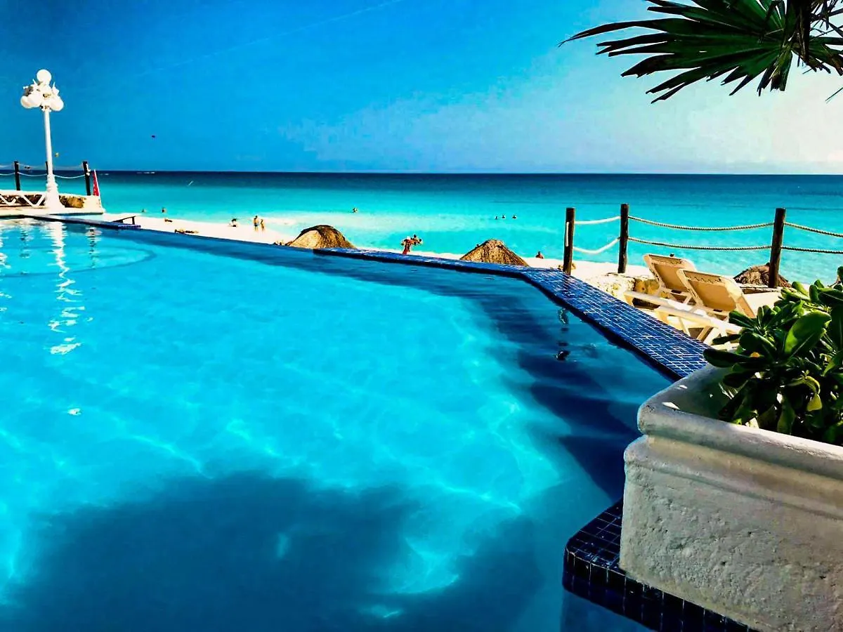 Beachside Apartments Cancún 0*,