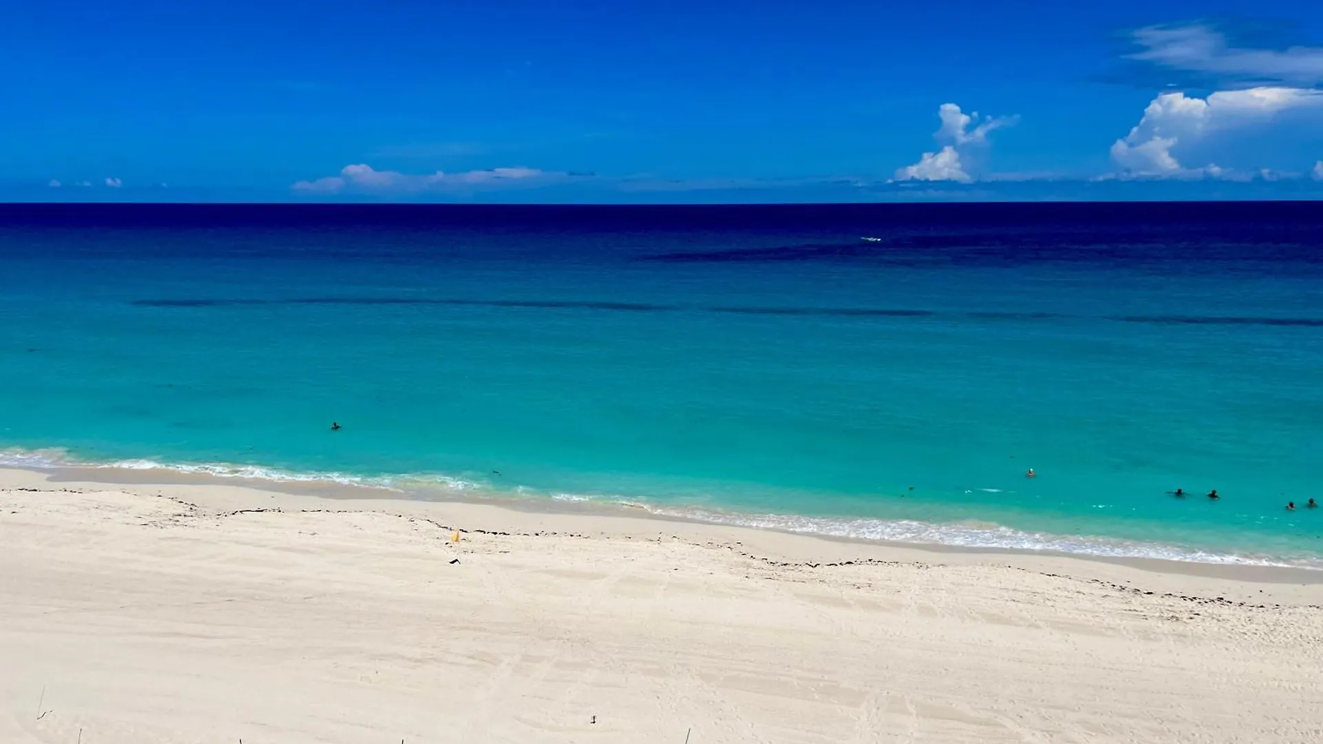 Beachside Apartments Cancún