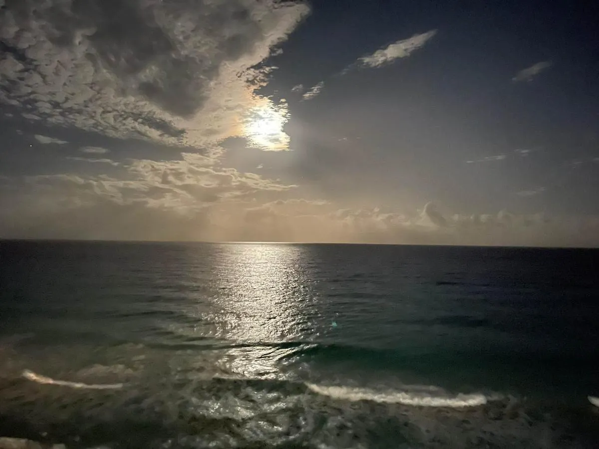 Beachside Apartments Cancun