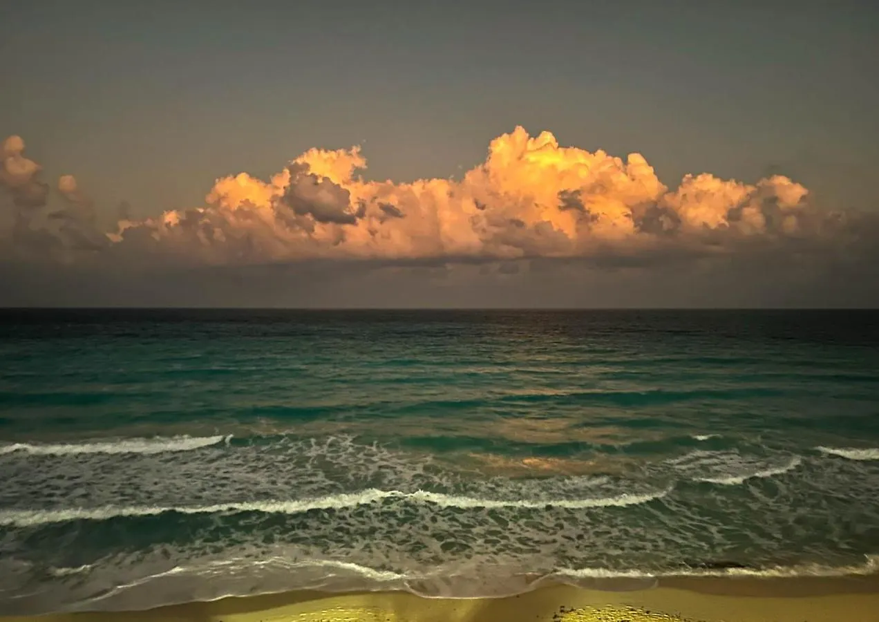 Beachside Apartments Cancún México