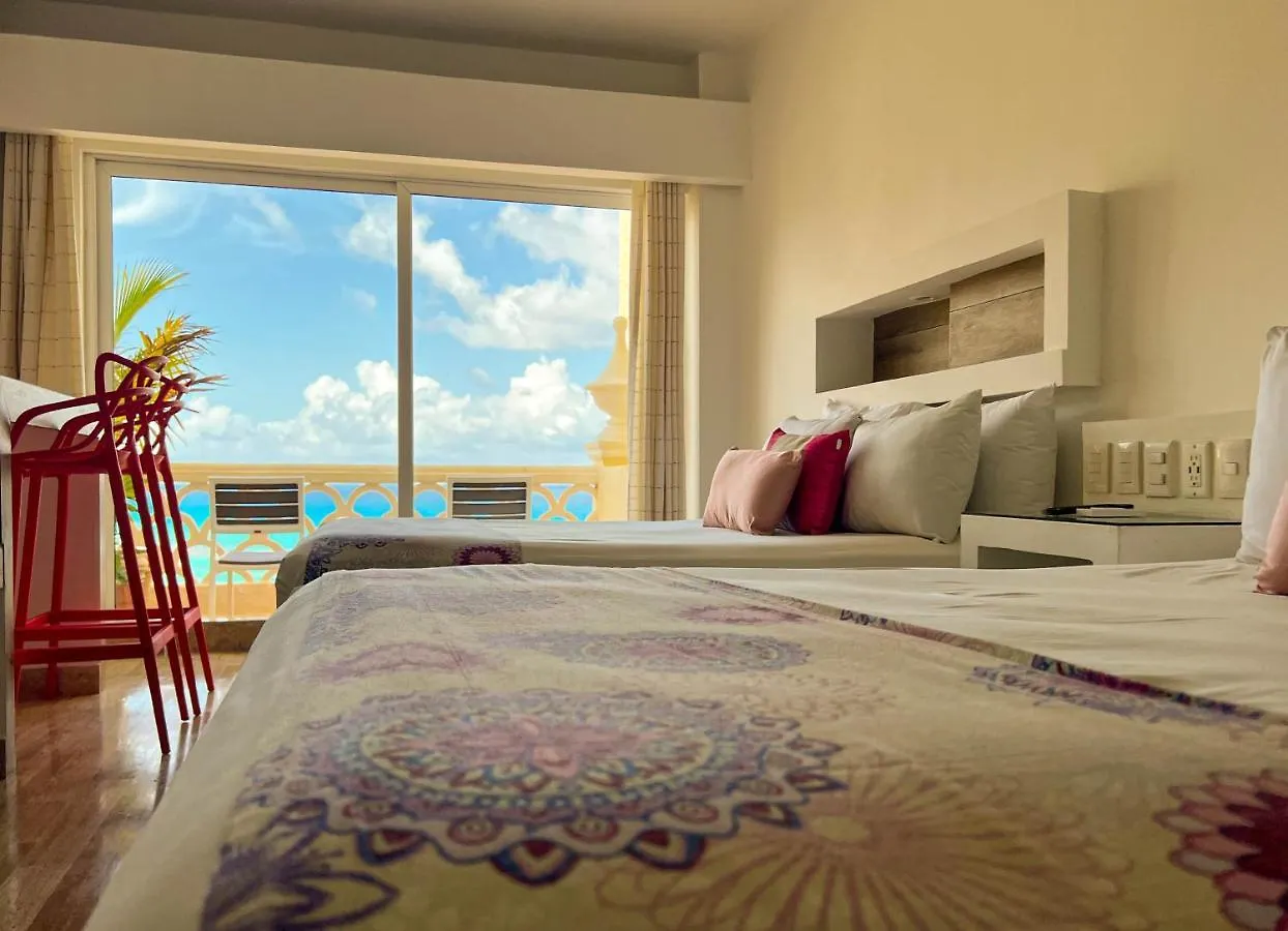 Beachside Apartments Cancún