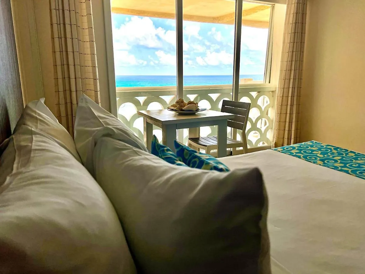 Beachside Apartments Cancún