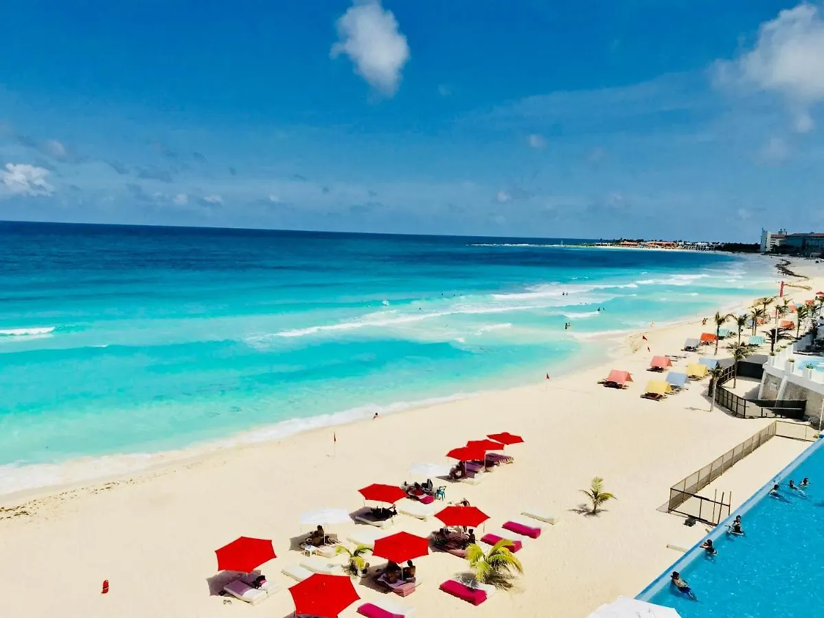 Beachside Apartments Cancún
