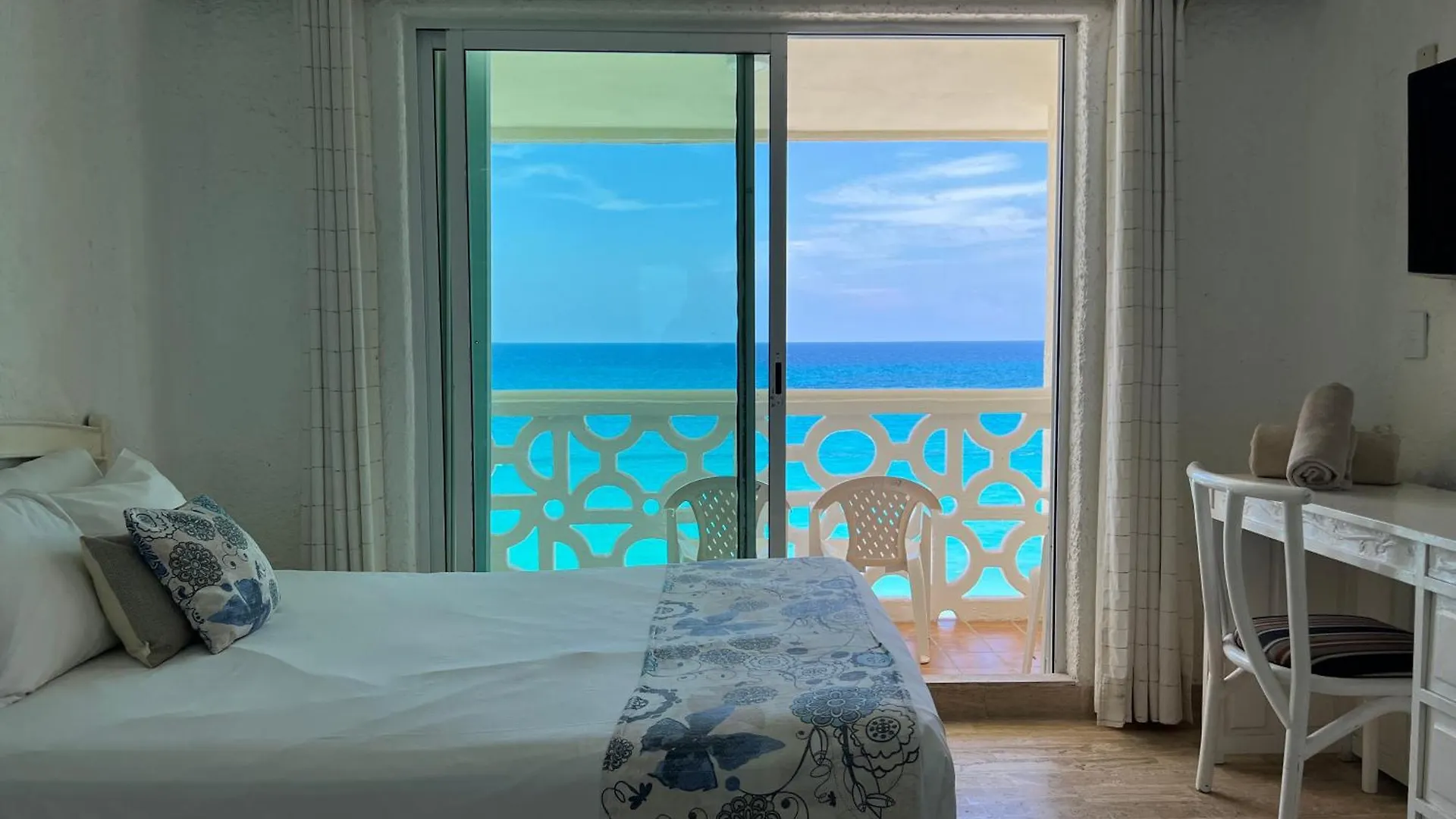 Beachside Apartments Cancun 0*,