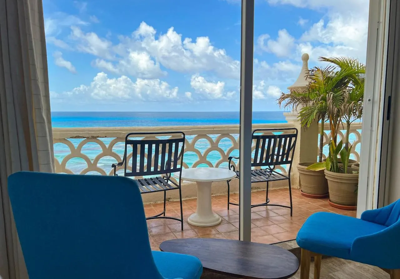 Beachside Apartments Cancun