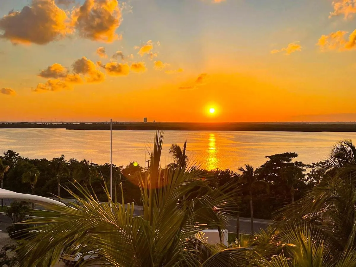 Beachside Apartments Cancun