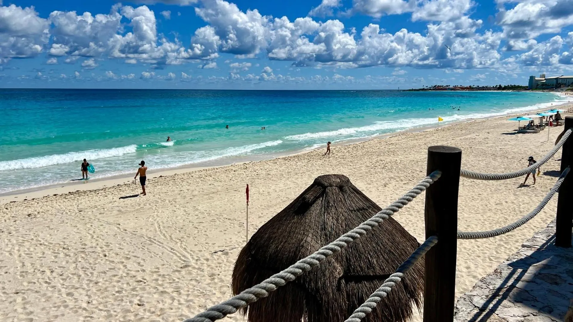 Beachside Apartments Cancun