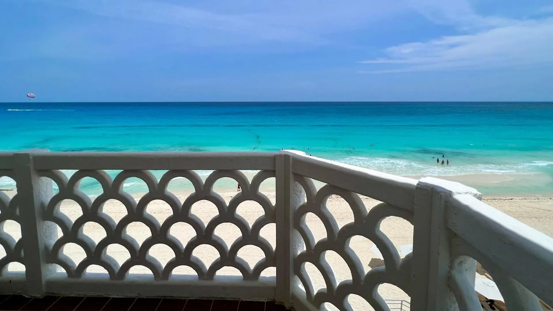 Beachside Apartments Cancun