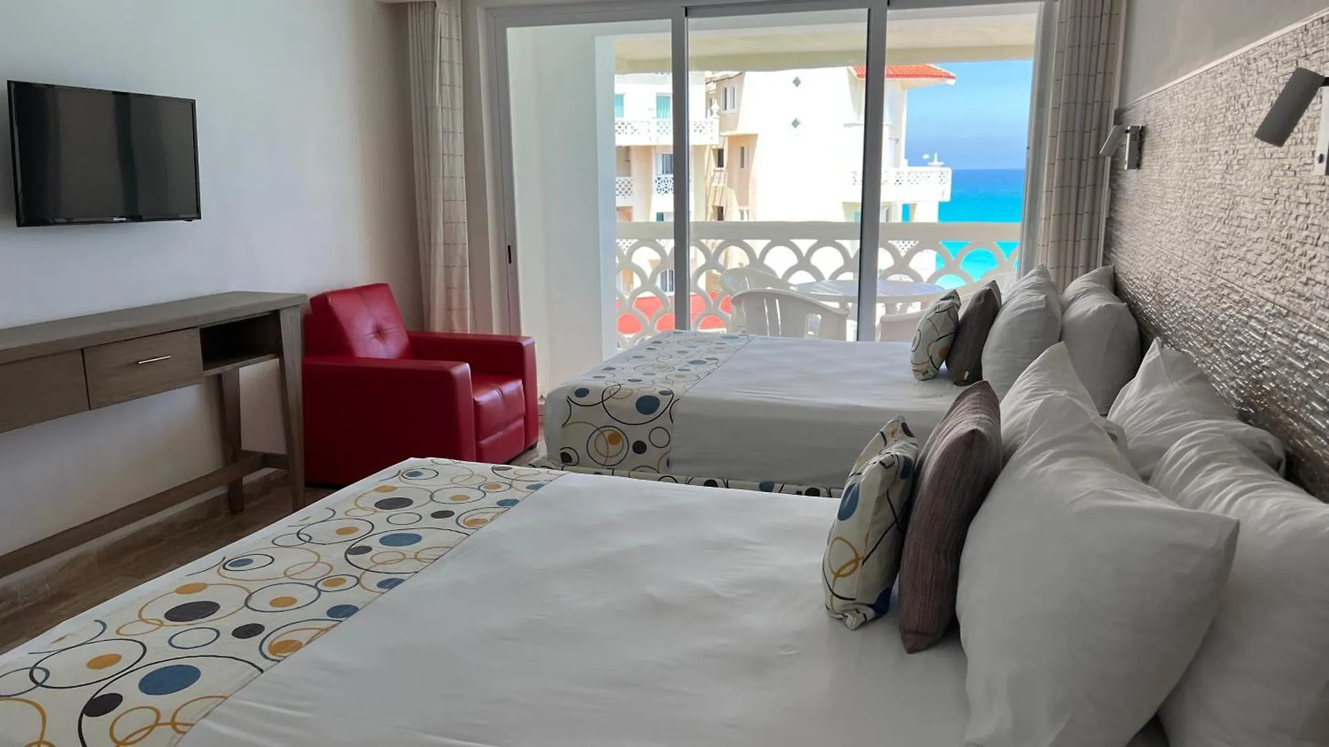 Beachside Apartments Cancun Mexico