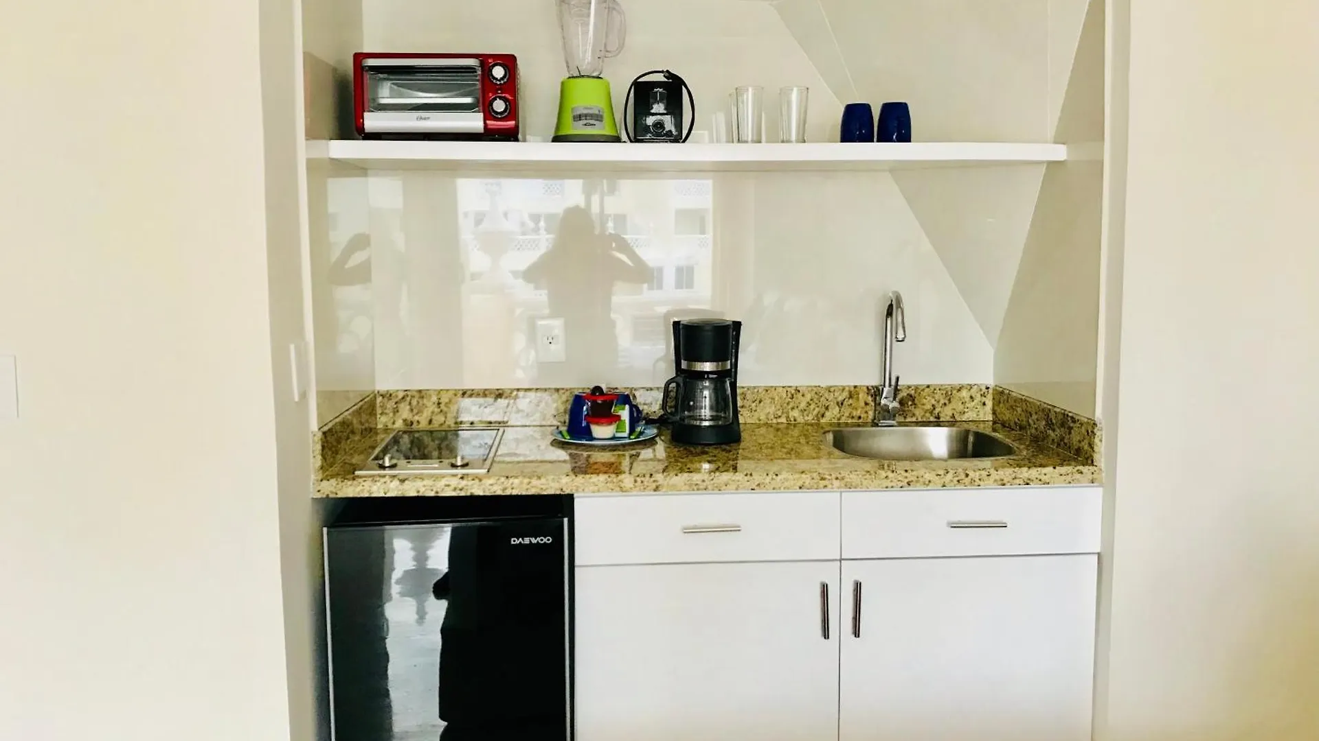 Beachside Apartments Cancun