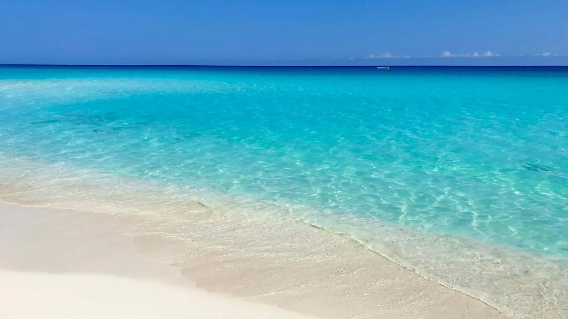 Beachside Apartments Cancun