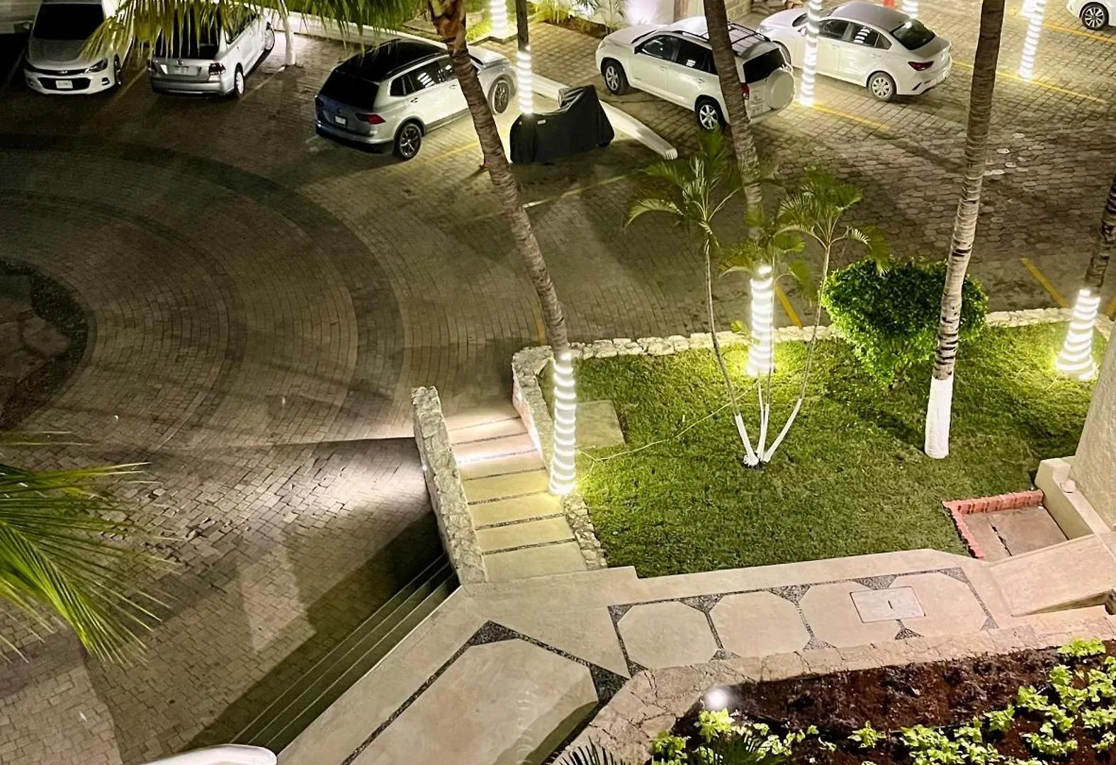 Beachside Apartments Cancun
